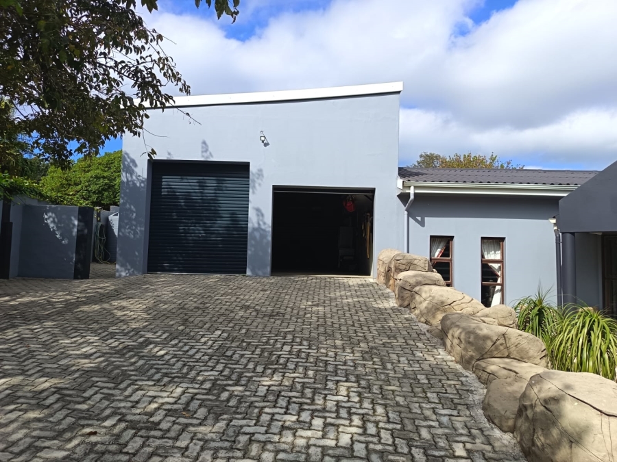 To Let 7 Bedroom Property for Rent in Humansdorp Eastern Cape